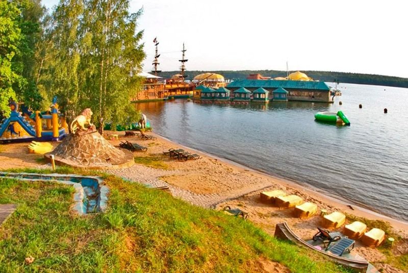 Пляж на водохранилище