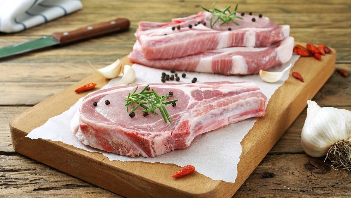 Свинина корейка на кости стейк