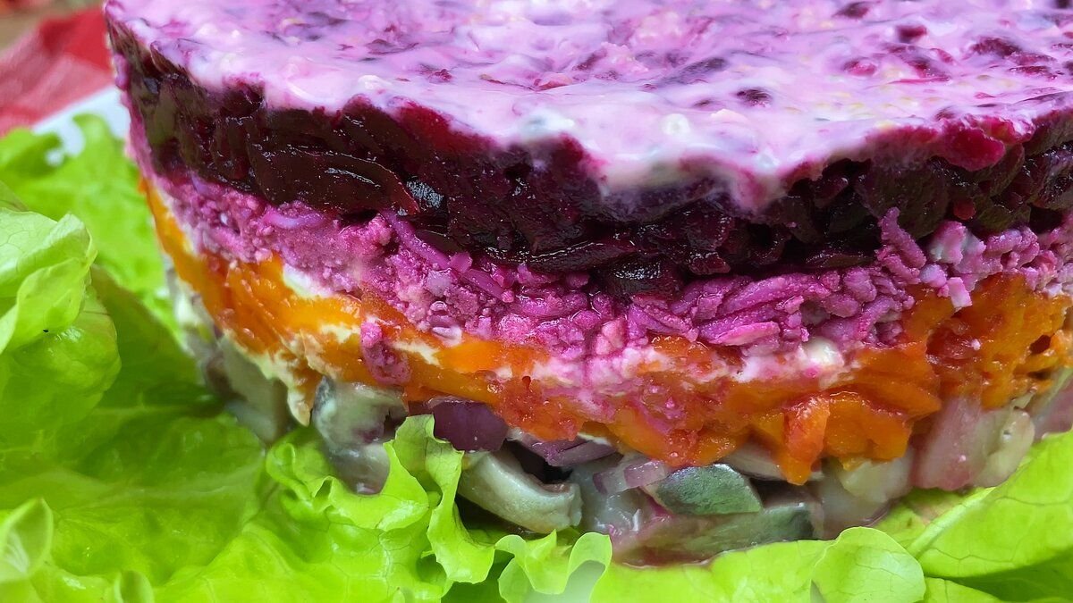 сельдь под шубой слои. салат "сельдь под шубой" 100г. сельдь под шубой без яблок. сельдь "сельдь под шубой". селёдка под шубой с яйцом.