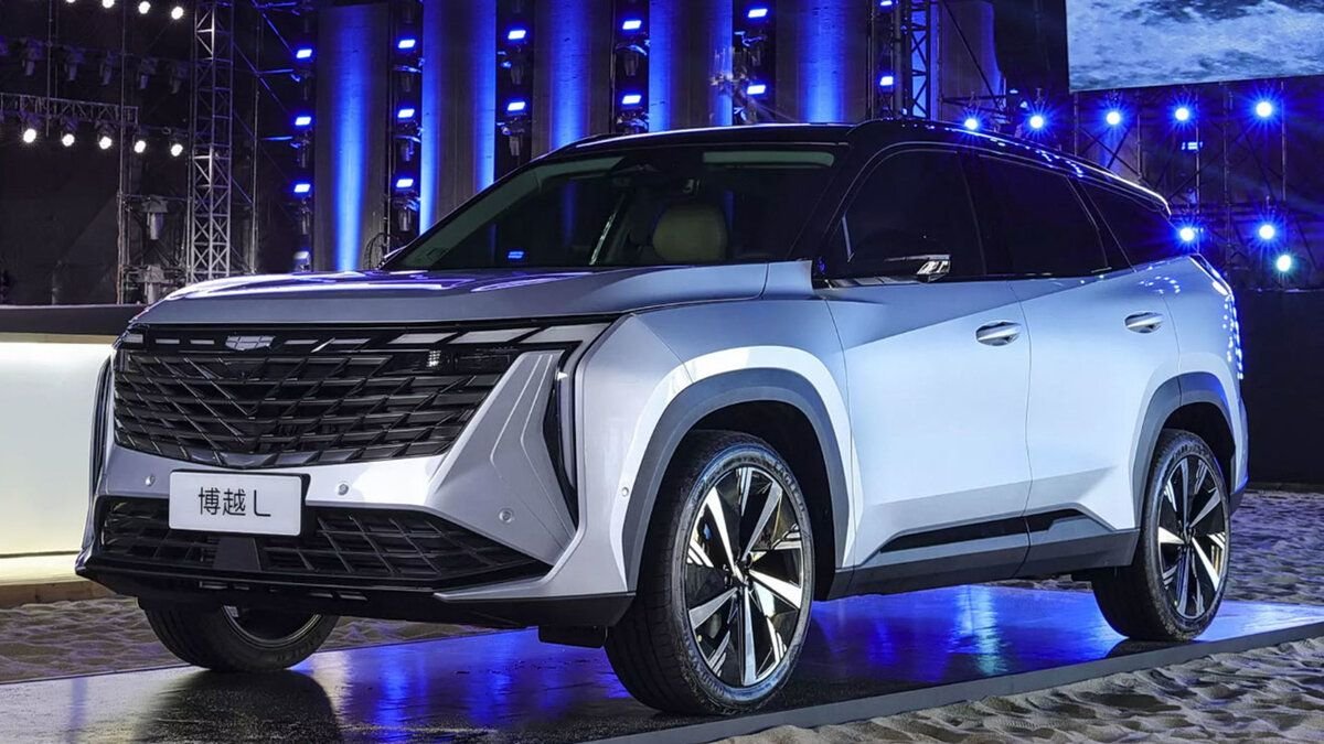 РќРѕРІС‹Р№ Geely Atlas 2023