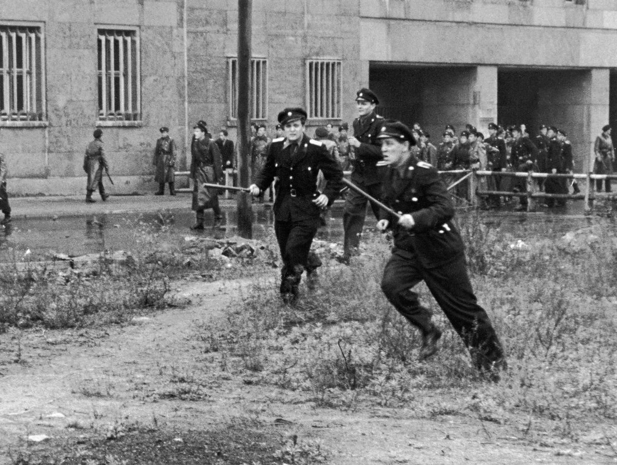 Казарменная народная полиция ГДР