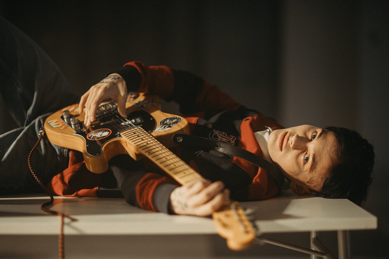 даня милохин лав. даня милохин постер. даня милохин подонок обложка. песня лав даня милохин. песни дани милохиной.