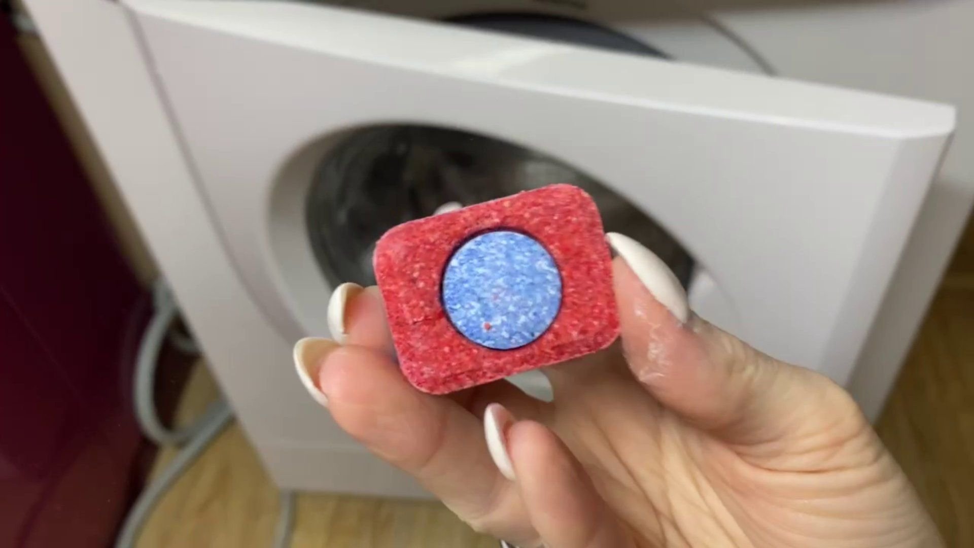 Как с помощью всего 1 таблетки очистить стиральную машину от накипи ...