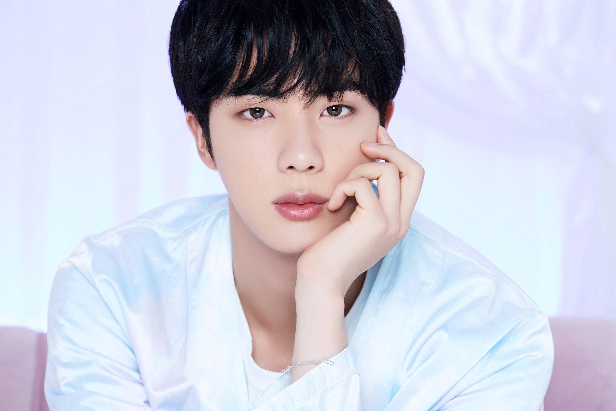 Джин из бтс биография. Kim Seok Jin. BTS Джин. БТС Ким Сокджин. Ким Сокджин 2020.