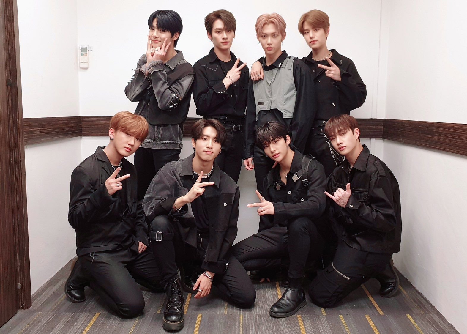 Какая новая группа появилась. Группа Stray Kids. Группа Stray Kids 2022. Группа Stray Kids 2020. Корейские поп группы Stray Kids.