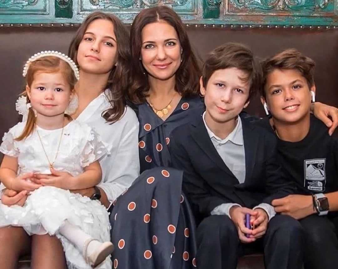 актриса екатерина климова и ее дети. екатерина климова и ее семья 2020. дети актрисы екатерины климовой. неатерина плимопи дпти. дети актрисы екатерины климовой.