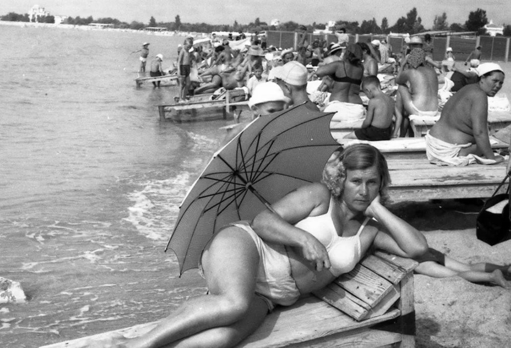 На море ретро