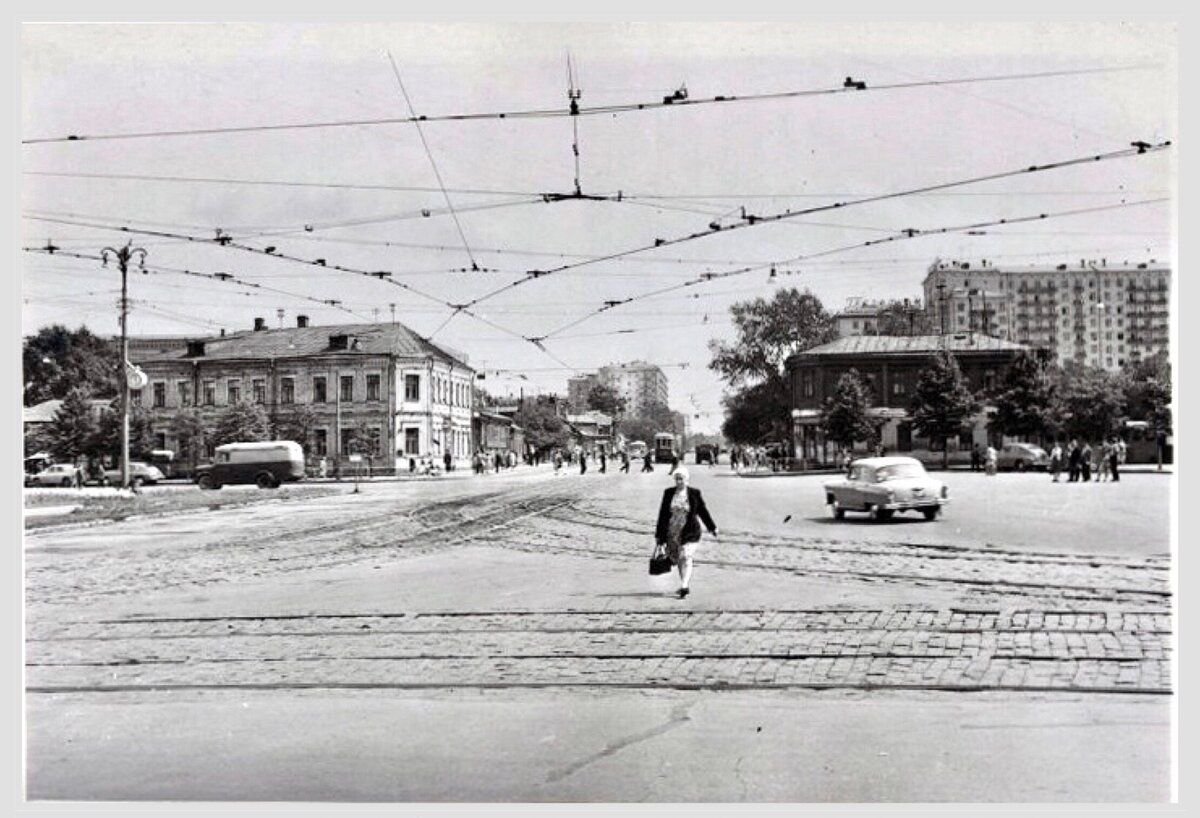 Семеновская улица. Семеновская площадь в 1970 году. Семёновская площадь (Москва). Семеновская площадь в 1990 году. Щербаковская улица 1964 год.