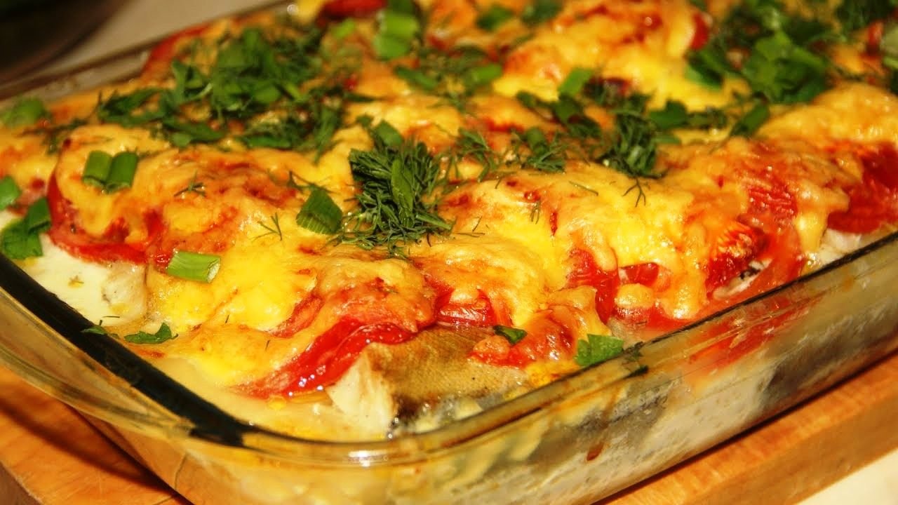 Минтай с овощами в духовке