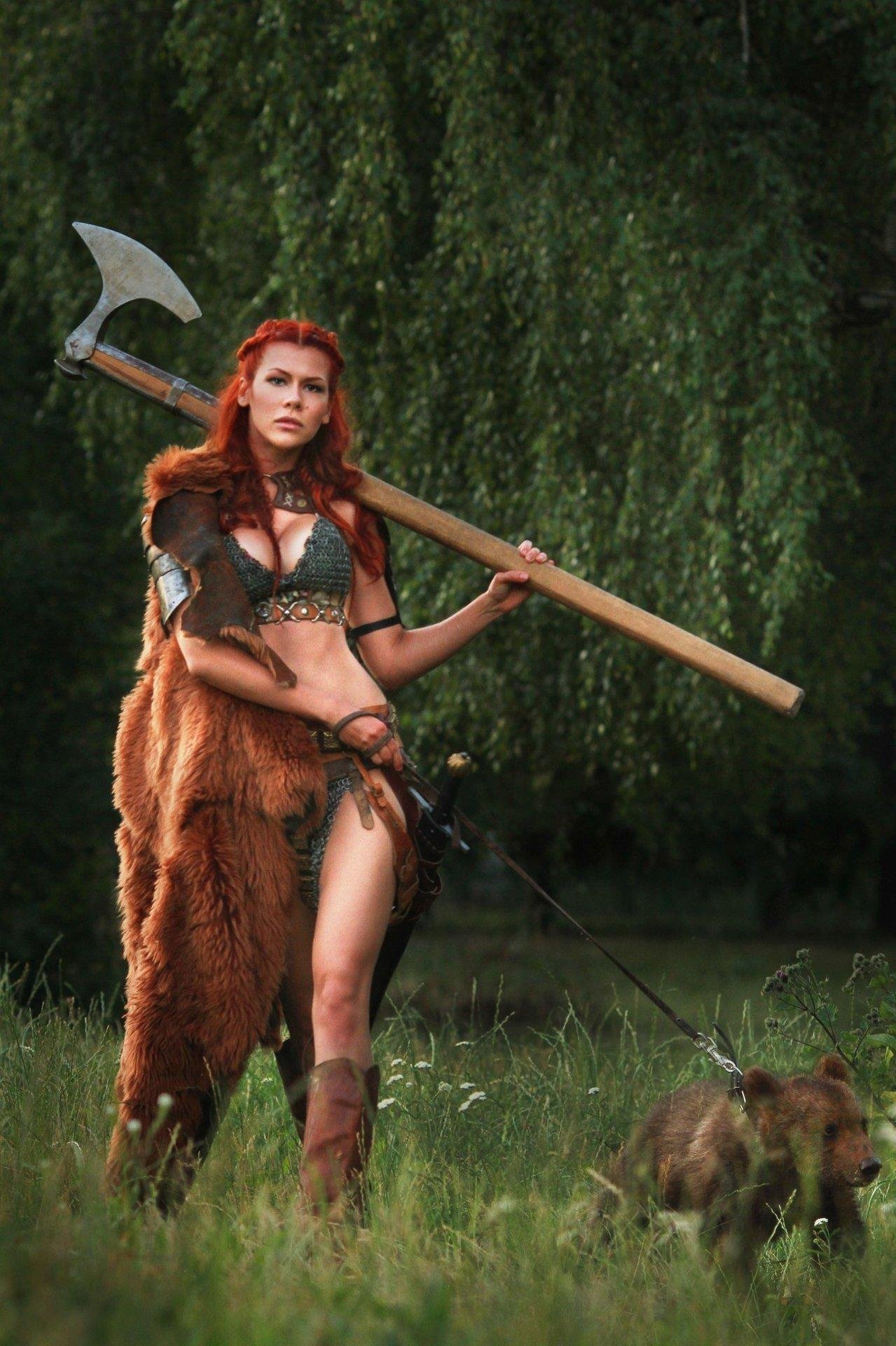 Red sonja cosplay. афро кудри рыжие мерида. рыжая соня red sonja. рыжая амазонка. рыжая амазонка.