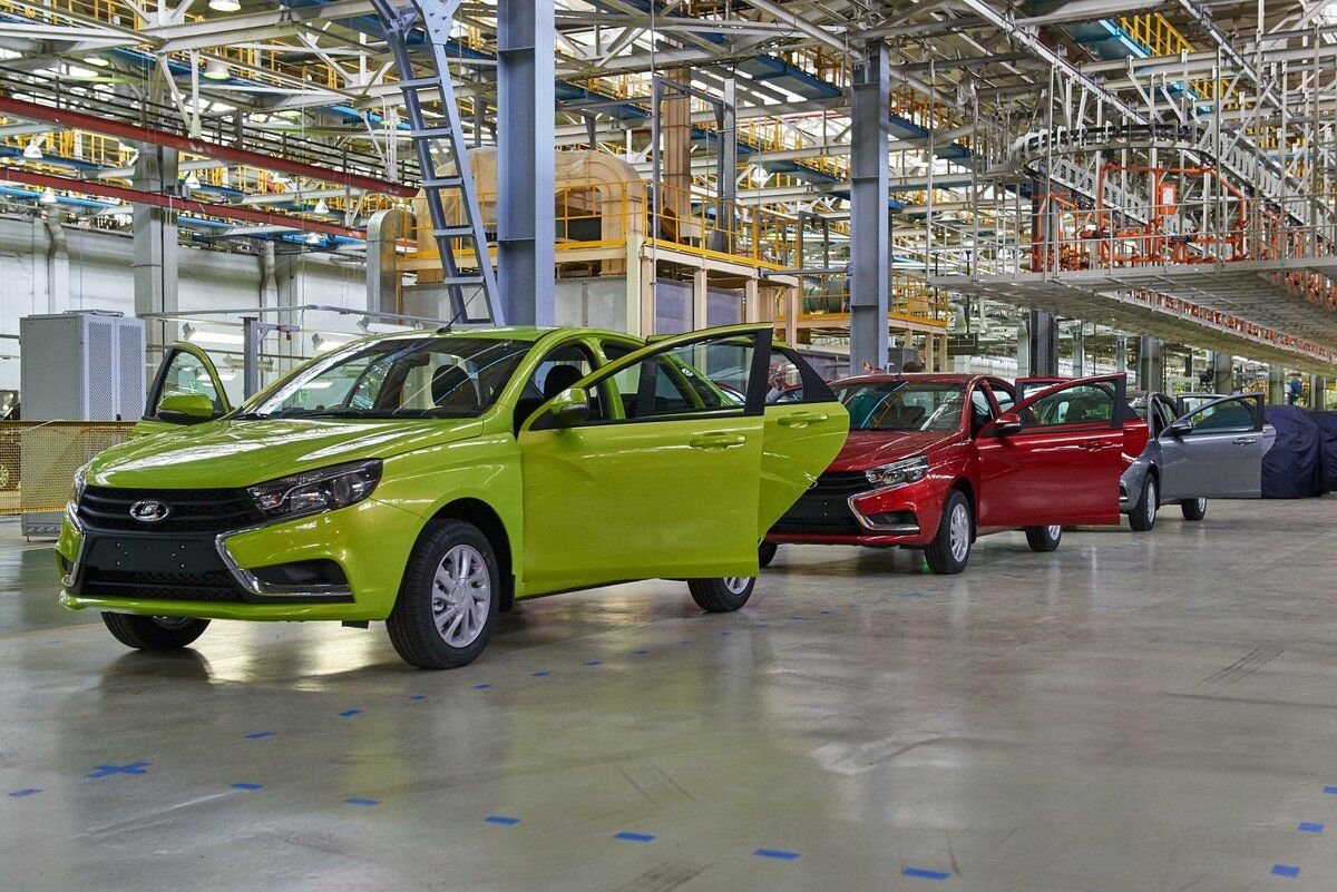 Какой цвет лучше в 2024 году. Лада Веста АВТОВАЗ. Новая Лада Веста 2023. Лада Веста Модельный ряд 2021. Лада Веста ангар 246.