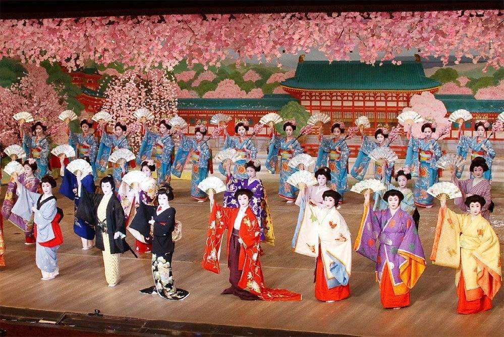 Японская держава. Мияко Одори. Фестиваль танца «Мияко Одори» (Miyako Odori) - Япония. Со Одори Япония. Фестиваль танца «Мияко Одори» (Miyako Odori) 1 апреля.