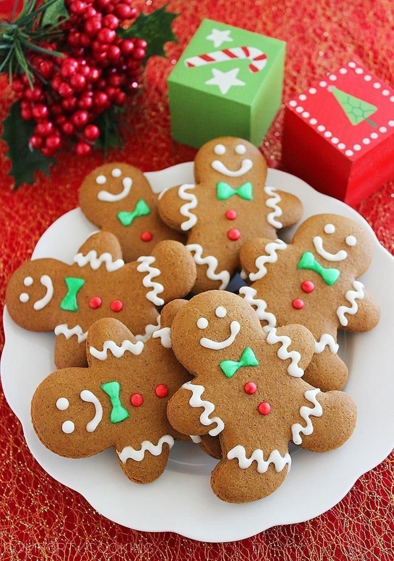 Имбирный новый год. Пряничный человечек Gingerbread man. Рождественское печенье. Имбирное печенье. Рождественское имбирное печенье.