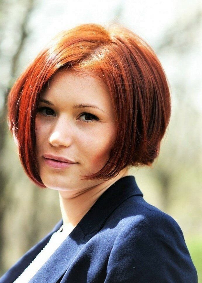 Ассиметричные стрижки на короткие волосы рыжего цвета