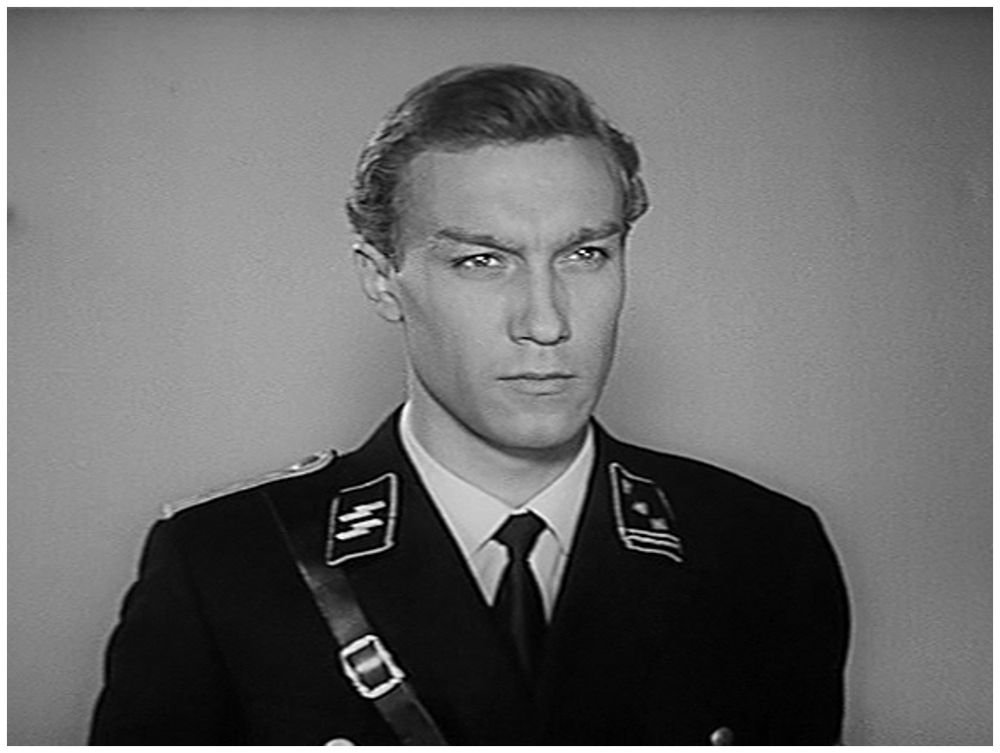 Покажи щит и меч. Щит и меч янковский. Покажи щит и меч. Покажи щит и меч. Покажи щит и меч.