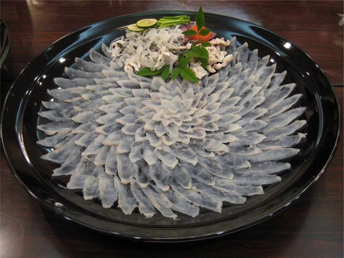 Японское национальное блюдо из рыбы шар