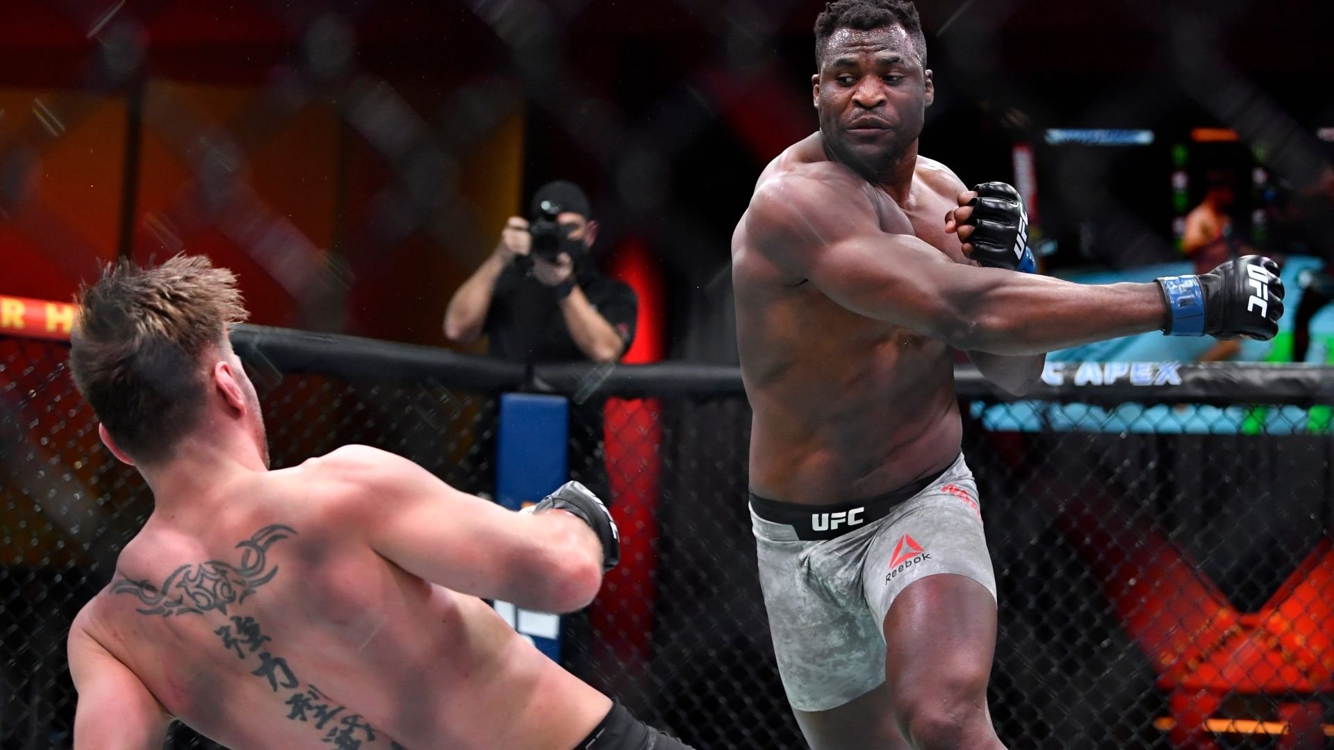 чемпион тяжелого веса ufc. фрэнсис нганну. стипе миочич даниэль кормье 2. фрэнсис нганну с поясом. нганну юфс.