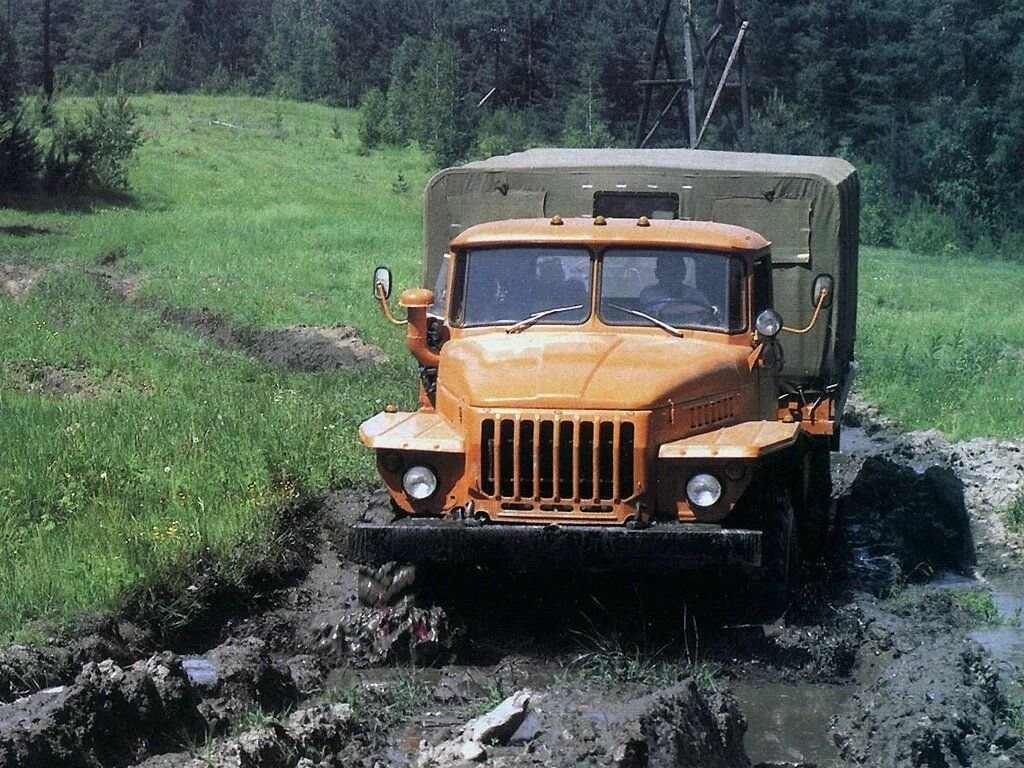 Урал машина. Урал 4320 СССР. Урал 4320 1977. Урал 4320 по бездорожью. Дизель Урал 744.