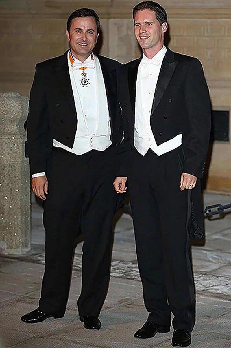Премьер министр люксембурга с женой фото. Премьер-министр Люксембурга Ксавье Беттель. Премьер-министр Люксембурга Ксавье Беттель с супругой. Готье Дестне супруг премьер министра Люксембурга.