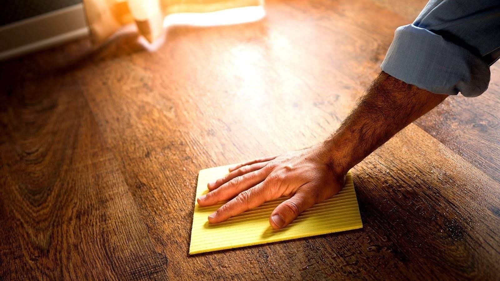 Как сделать пол чистым. Окрашенный деревянный пол. Наливной пол в частном доме. Как сделать пол чистым. Ламинат на деревянный пол.