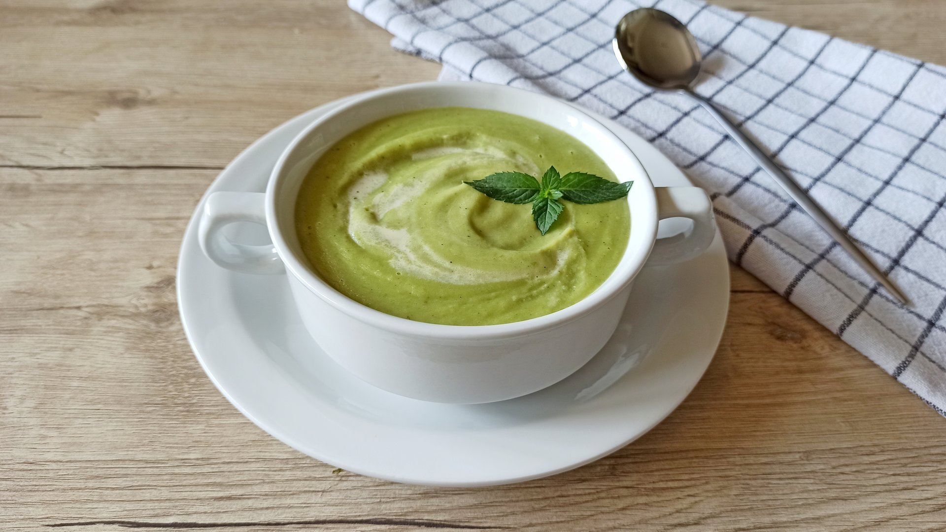 Вкусное пюре из гороха. Крем суп из зеленого горошка. Постный майонез из жидкости от горошка. Пюре мяты. Суп пюре из гороха