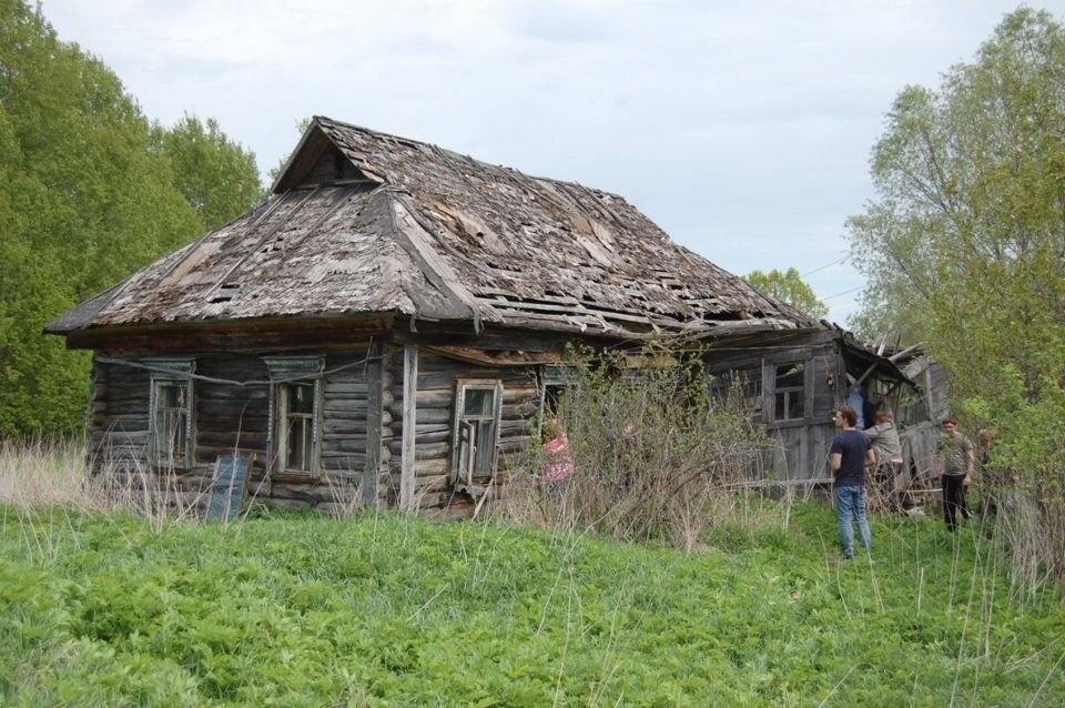 Деревне пропасть. Заброшенные деревни и села Свердловской области. Мертвые деревни Свердловской области. Растесс Свердловская область. Заброшенные деревни Белоярского района Свердловской.