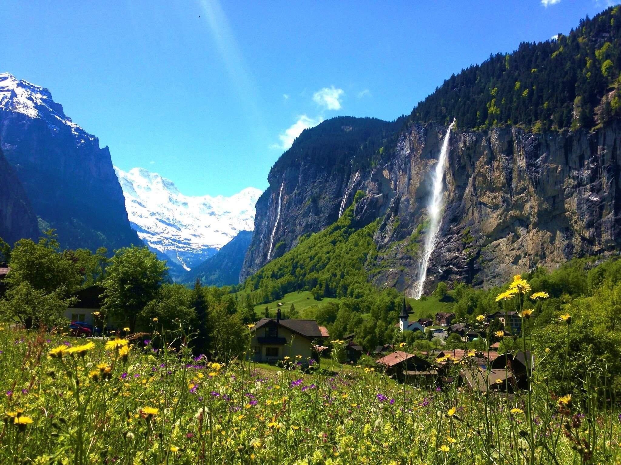 Долина водопадов. Долина Лаутербруннен Швейцария. Долина водопадов Швейцария Лаутербруннен. Водопад Штауббах в Швейцарии. Швейцария Лаутербруннен Штауббах.