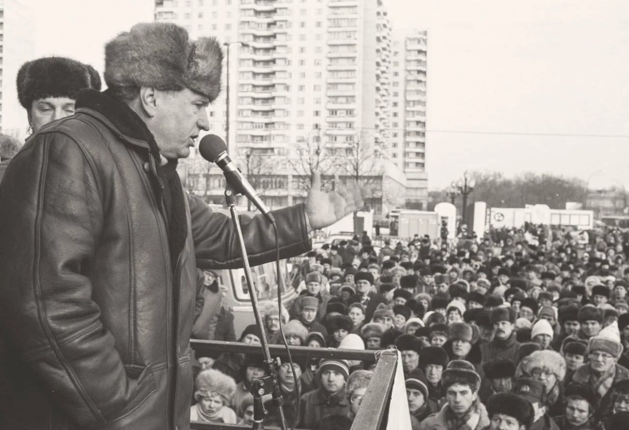 Политик 90х. Жириновский Владимир в 1990 е. Жириновский 1991. Владимир Жириновский 1993. Жириновский 1989.