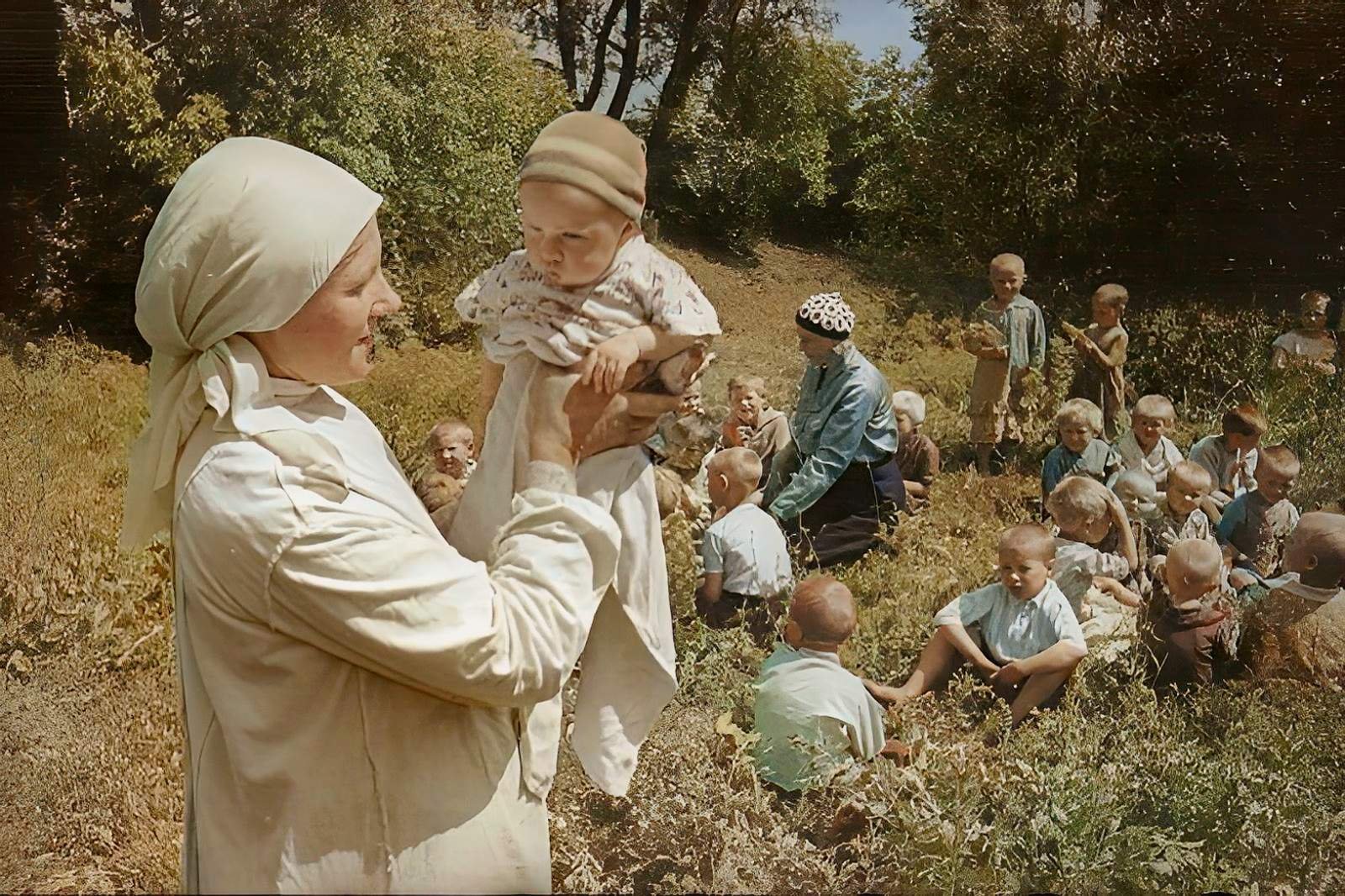 Дети в колхозе