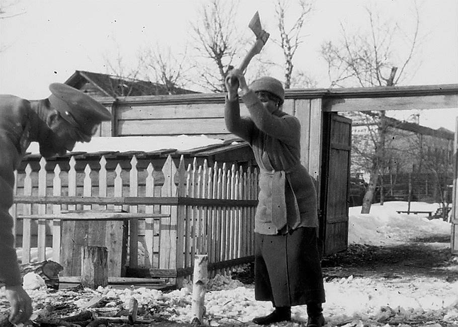 Годов ссылка. Николай 2 Тобольск 1918. Семья Николая 2 в ссылке в Тобольске. Царская семья в Тобольске 1918. Николай 2 в Тобольске.