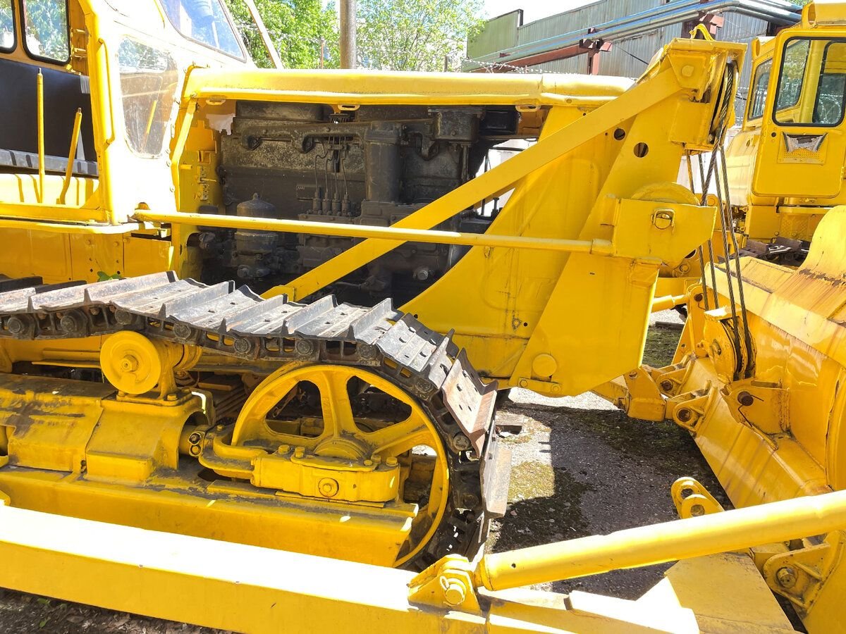 Промышленный трактор С-100, выпускали 40 лет, техника без удобств ...