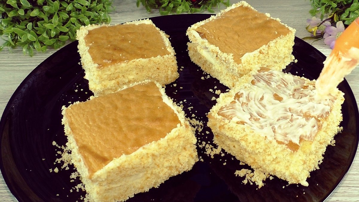 Десерт из бисквита