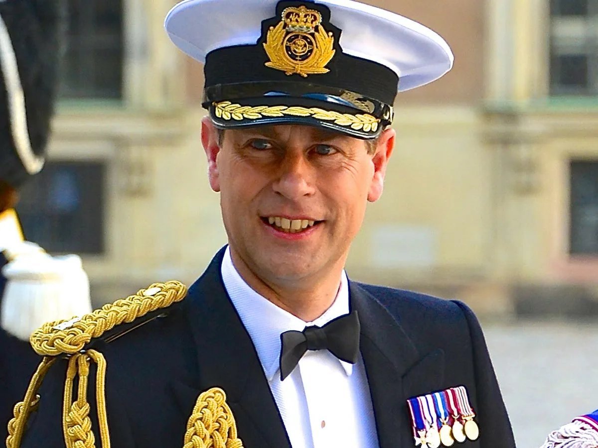 Королева елизавета принс эдвард. Софи и эдвард уэссекский свадьба. Принц эдвард виндзор. Граф уэссекский эдвард и его жена. Графиня уэссекская софи свадьба.