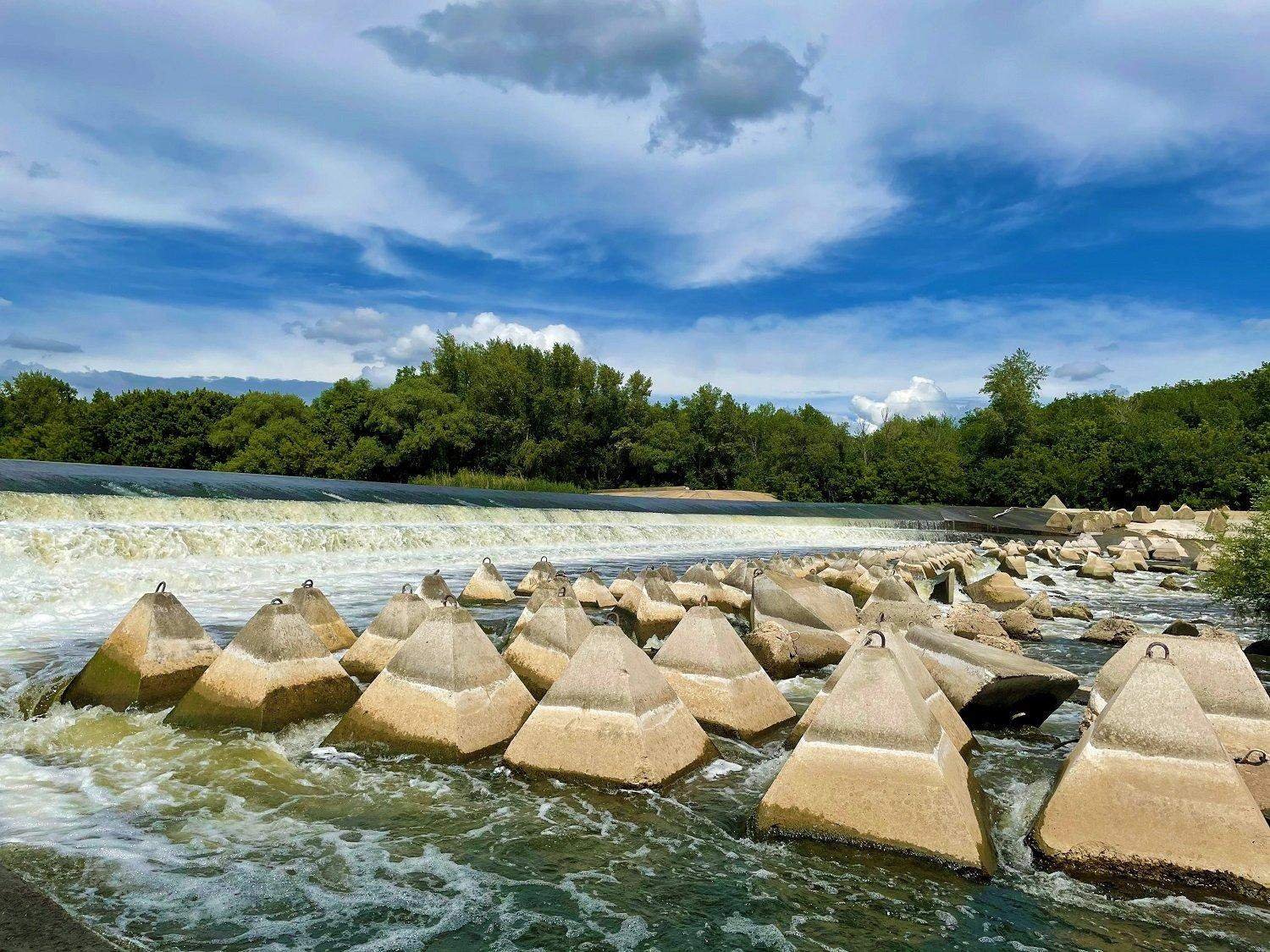переливная плотина на реке большой иргиз