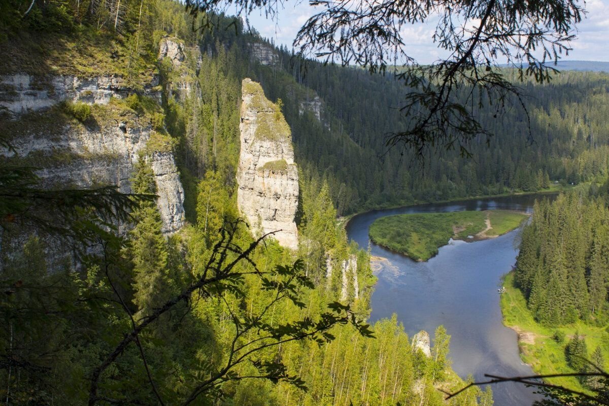 Пермский край фото. Усьвинские столбы Пермский край. Усьва Усьвинские столбы. Камень столбы Усьва. Каменные столбы Усьва Пермский край.