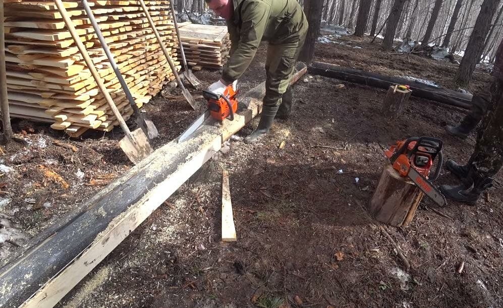 Строительство зимовья из досок