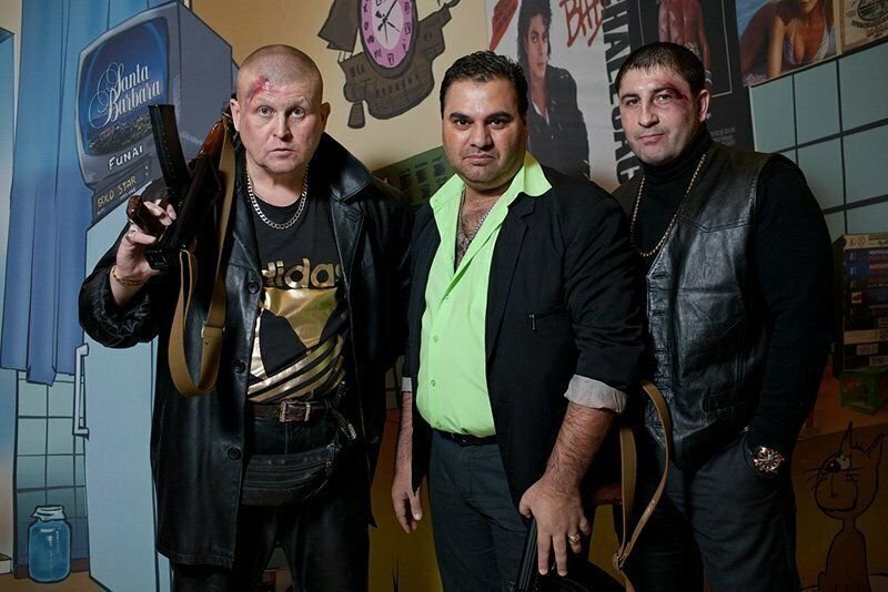 Телефоны бандитов 90 х. Телефоны бандитов 90 х. Братки 90-х. Малиновый пиджак 90е барнаул. Бандит из 90.