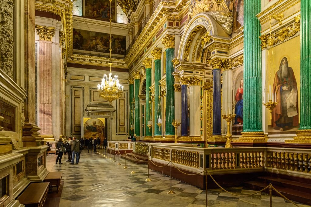 Исаакиевский собор убранство. Исаакиевский собор внутри. Исаакиевский собор архитектура внутри. Интерьер исаакиевского собора. Исаакиевский собор интерьер.