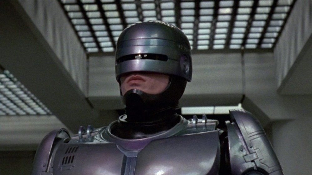 Робокоп 1987. Beretta 93r робокоп. Робокоп льюис. Про роботов полицейских. Алекс мёрфи робокоп 1987.