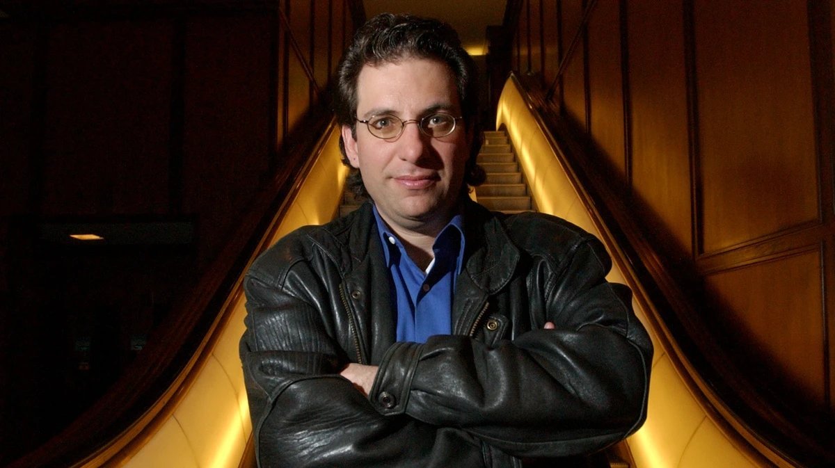 Книга искусство обмана кевин митник. Кевин митник взломщик 5. Кевин митник искусство взлома. Кевин митник хакер. Кевин митник еврей.