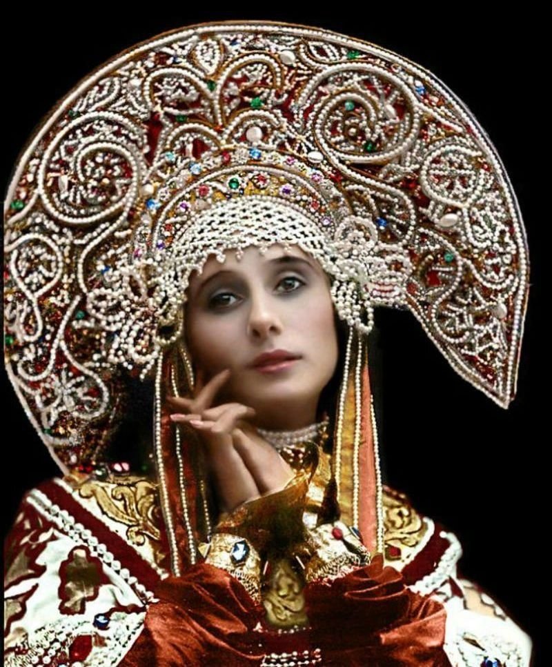 Девушка в кокошнике картинка