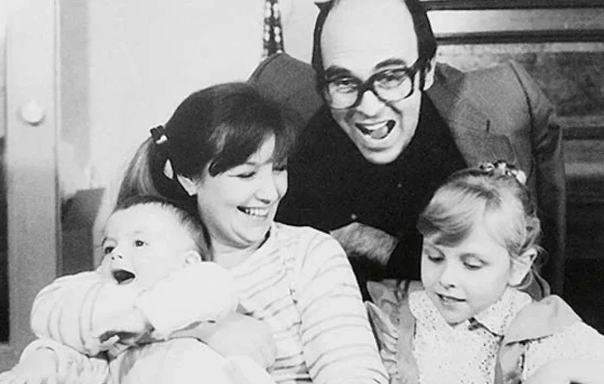 Дети ольги остроумовой. Остроумова дети фото. Остроумова дети фото. Сын ольги остроумовой. Остроумова дети фото.