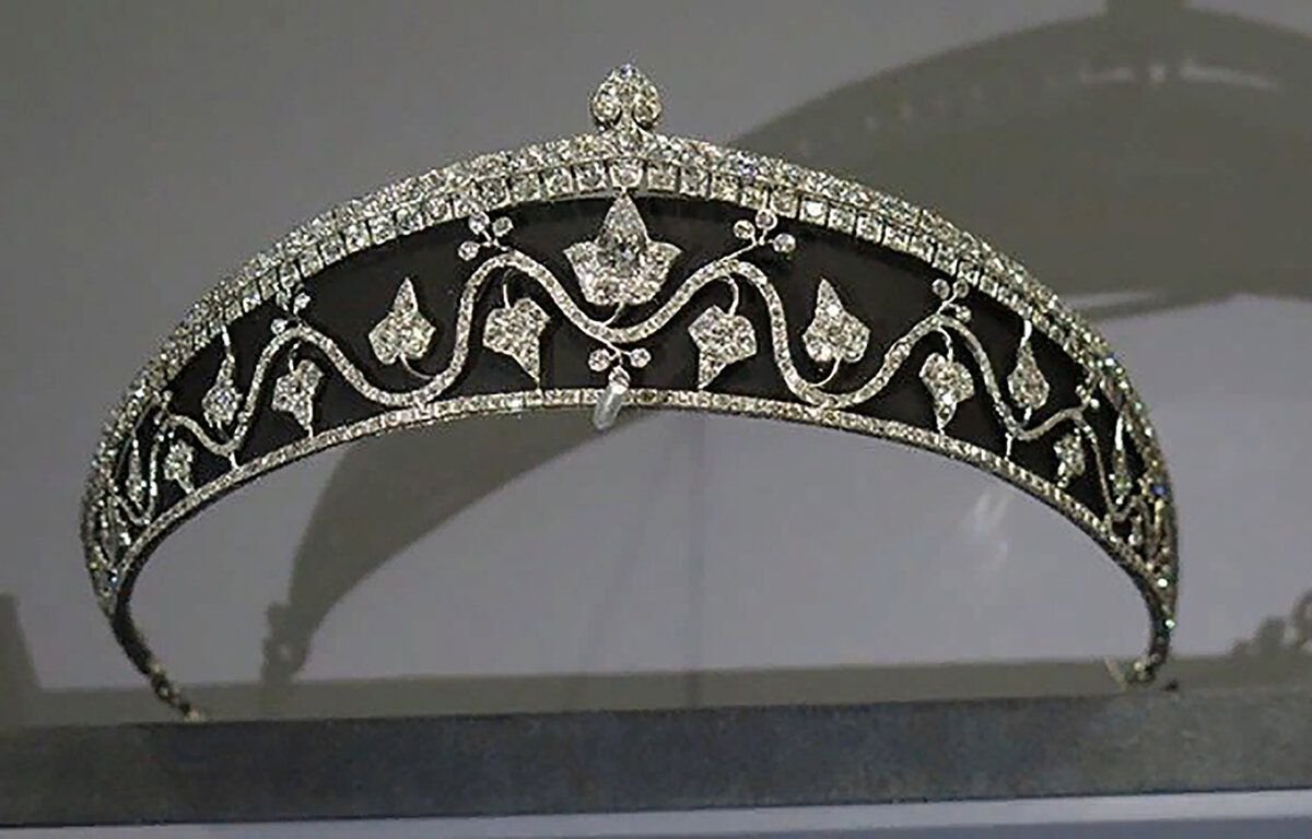 Belle epoque tiara. Тиара картье. Тиара ольги валериановны палей. Тиара cartier 1936 года. Диадемы картье.