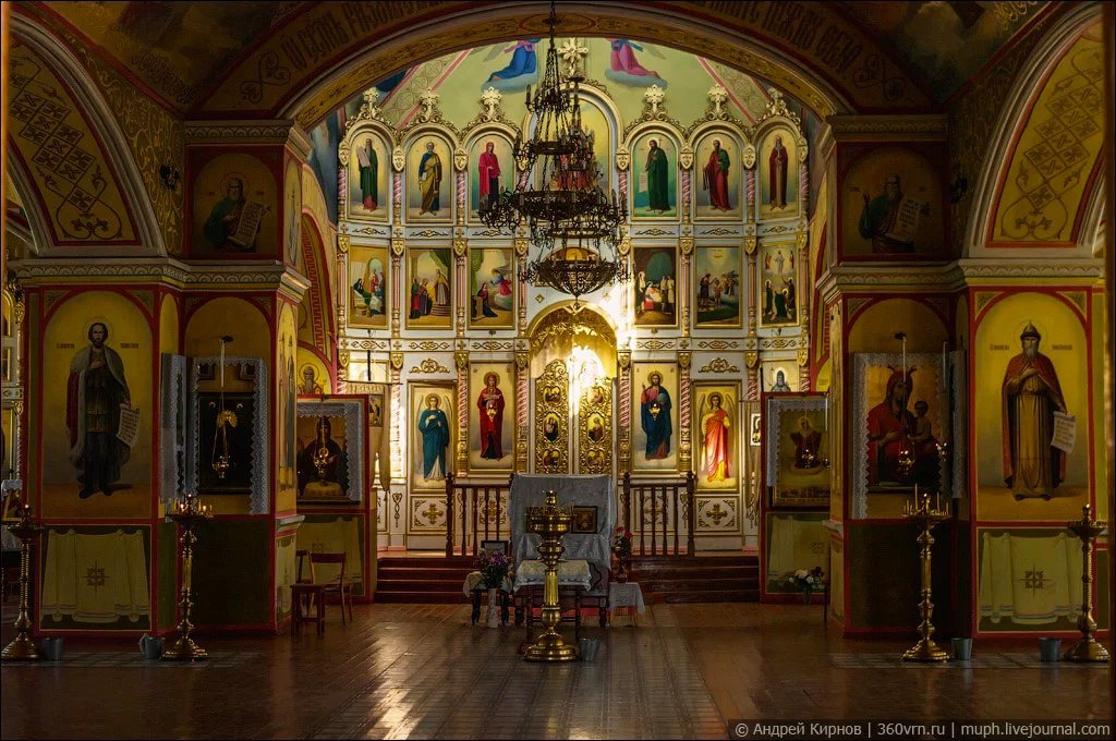 Храм в архангельском