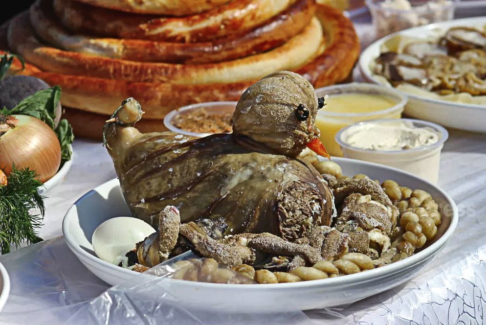 Киргизы блюда. Ордок быжы. Быжы. Олобо. Быжы кыргызское. Кыргызская еда.