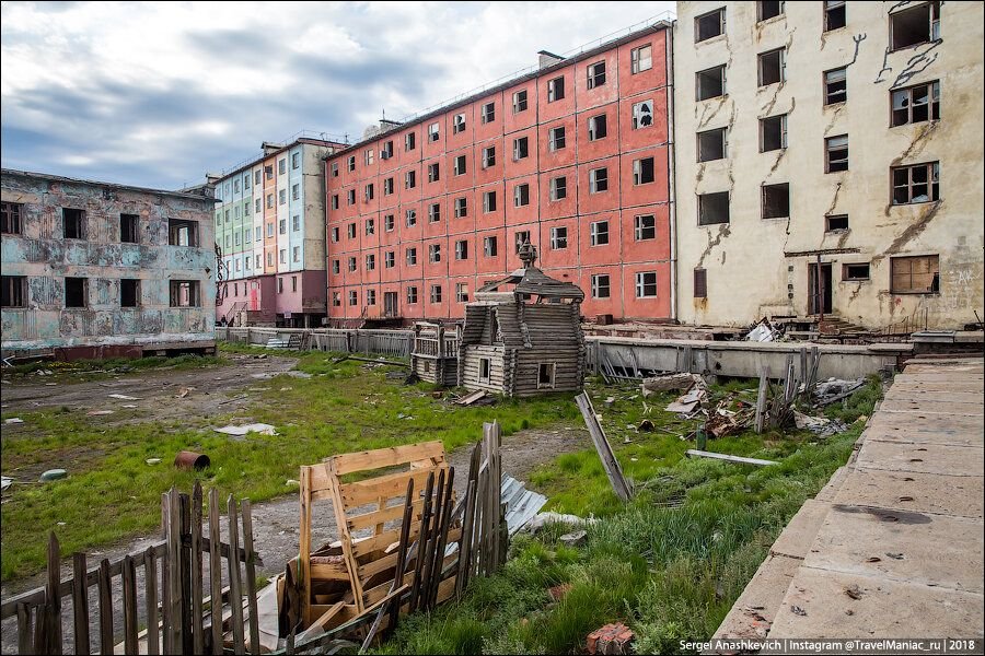 В далеком северном городе. Поселок Певек Чукотка. Город Певек Чукотский автономный округ. Певек самый Северный город России. Певек Магаданская область.