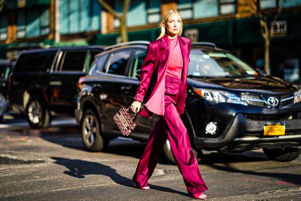 В какой цвет одеваться в 2023. В какой цвет одеваться в 2023. Модные тренды 2023 года. Marc cain 2020-2021. Актуальные цвета 2021.