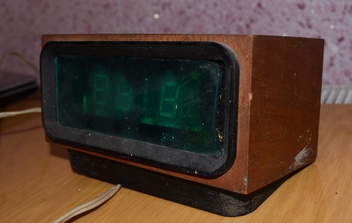 Часы электроника 220в советские