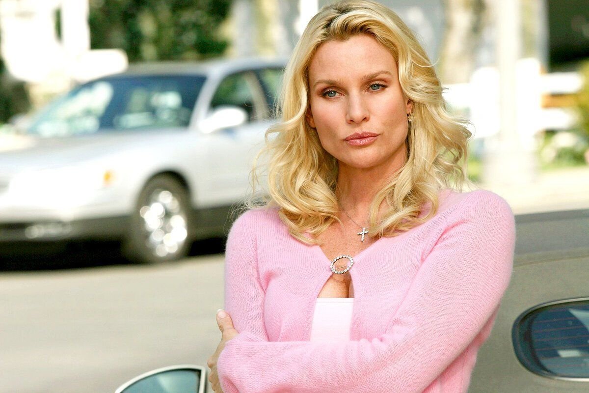 николетт шеридан. иди бритт отчаянные. николетт шеридан отчаянные домохозяйки. идди брит в отчаянные домохозяйки. николетт шеридан отчаянные домохозяйки.