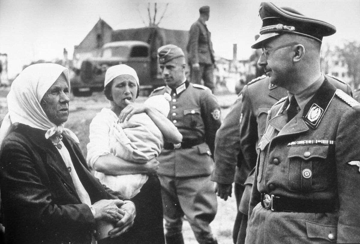 Немецко фашистскими оккупантами. Белоруссия 1941 Гиммлер.